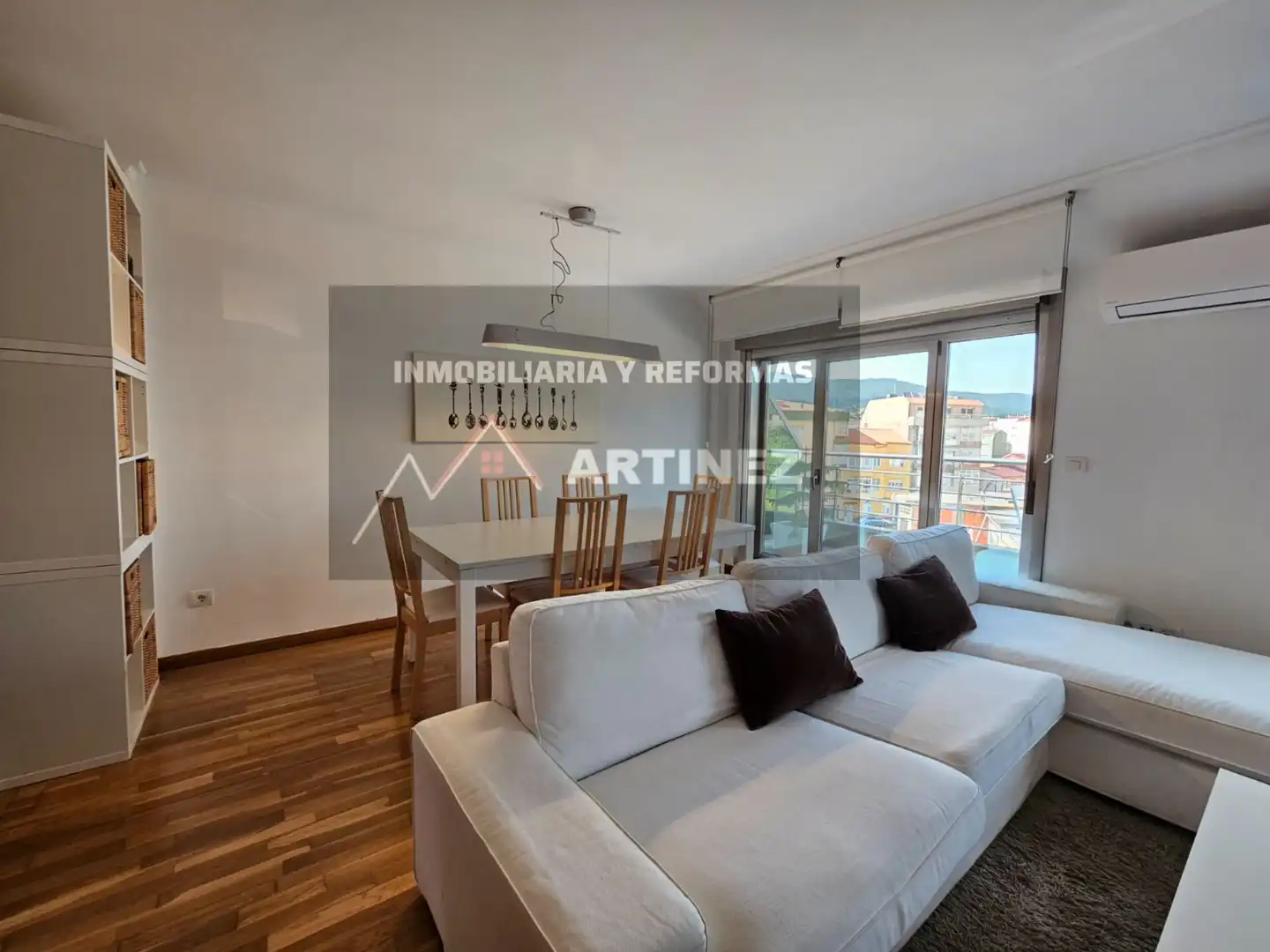 Sala d'estar de Apartament en venda en Cedeira amb Aire condicionat, Calefacció i Parquet