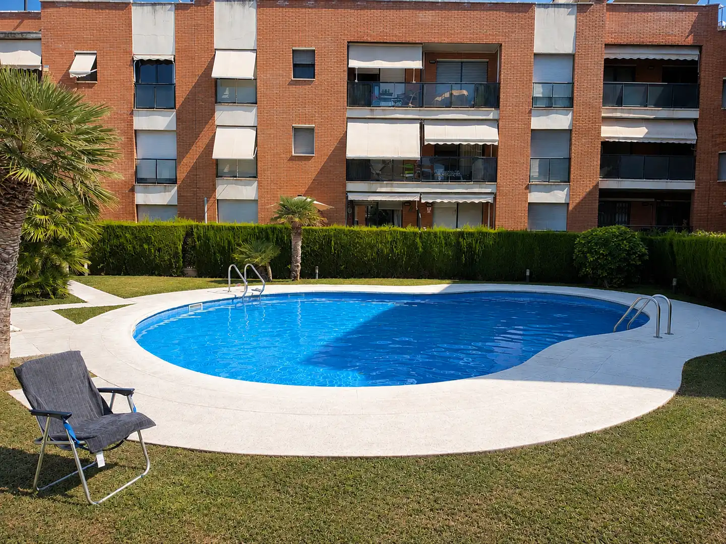 Swimming pool of Flat for sale in Cambrils  with Air Conditioner, Heating and Storage room