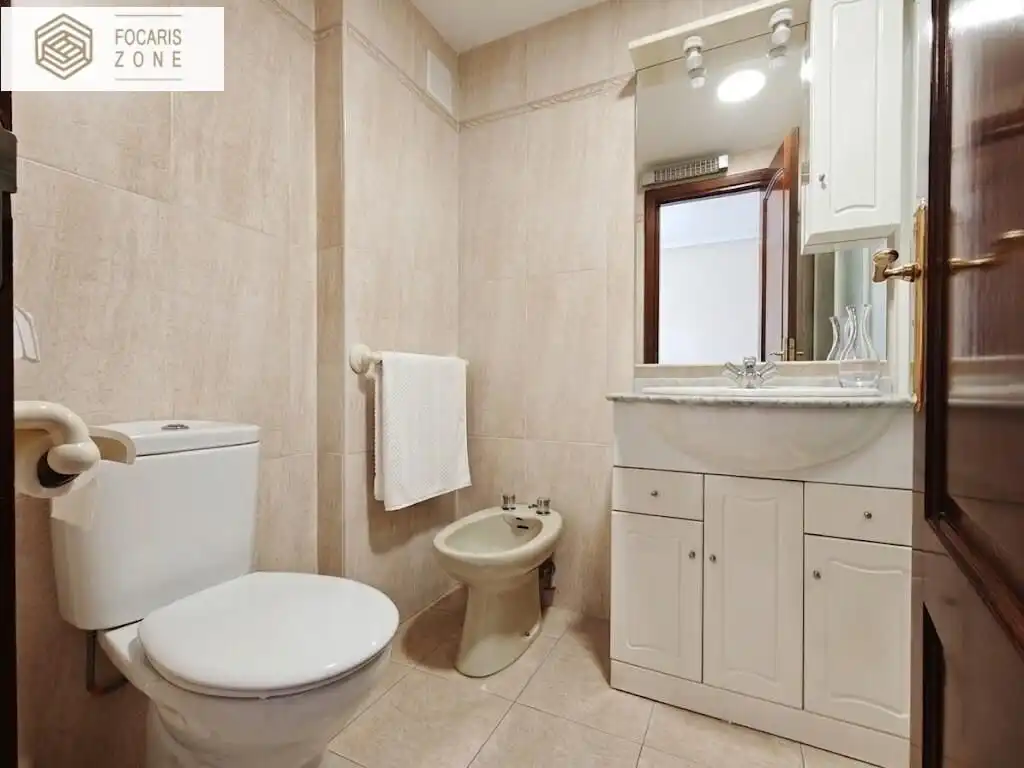 Baño de Piso en venta en Málaga con Aire acondicionado, Calefacción y Jardín privado