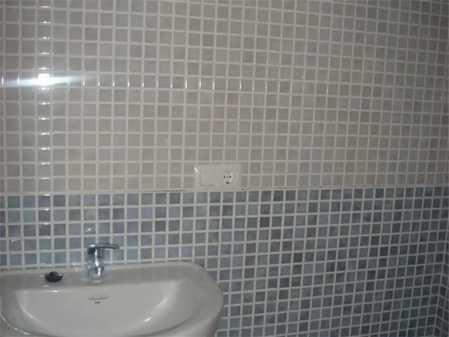 Bany de Pis en venda en Huétor Vega amb Piscina