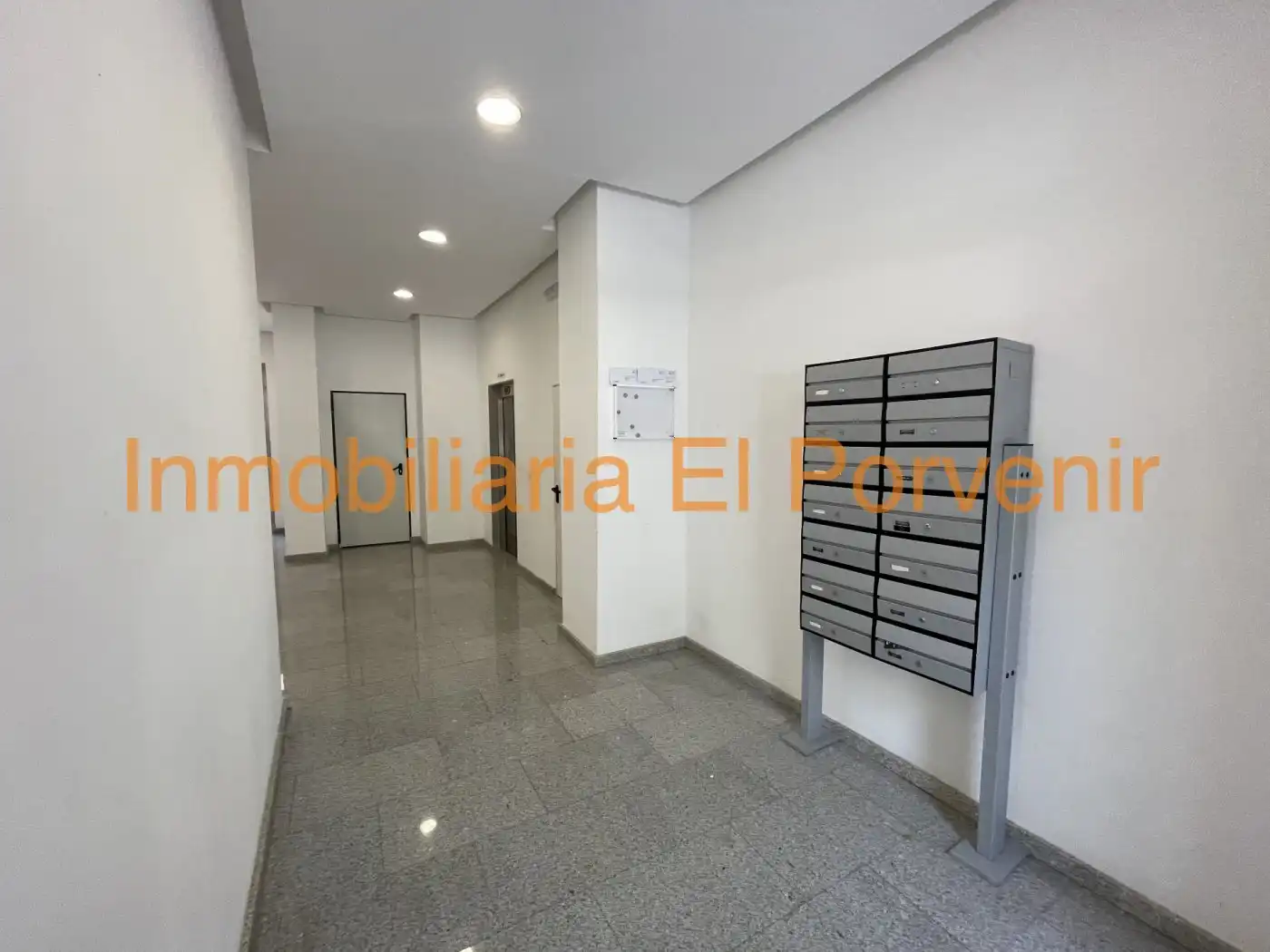 Ático con terraza en alquiler en Parc Central, imagen 35