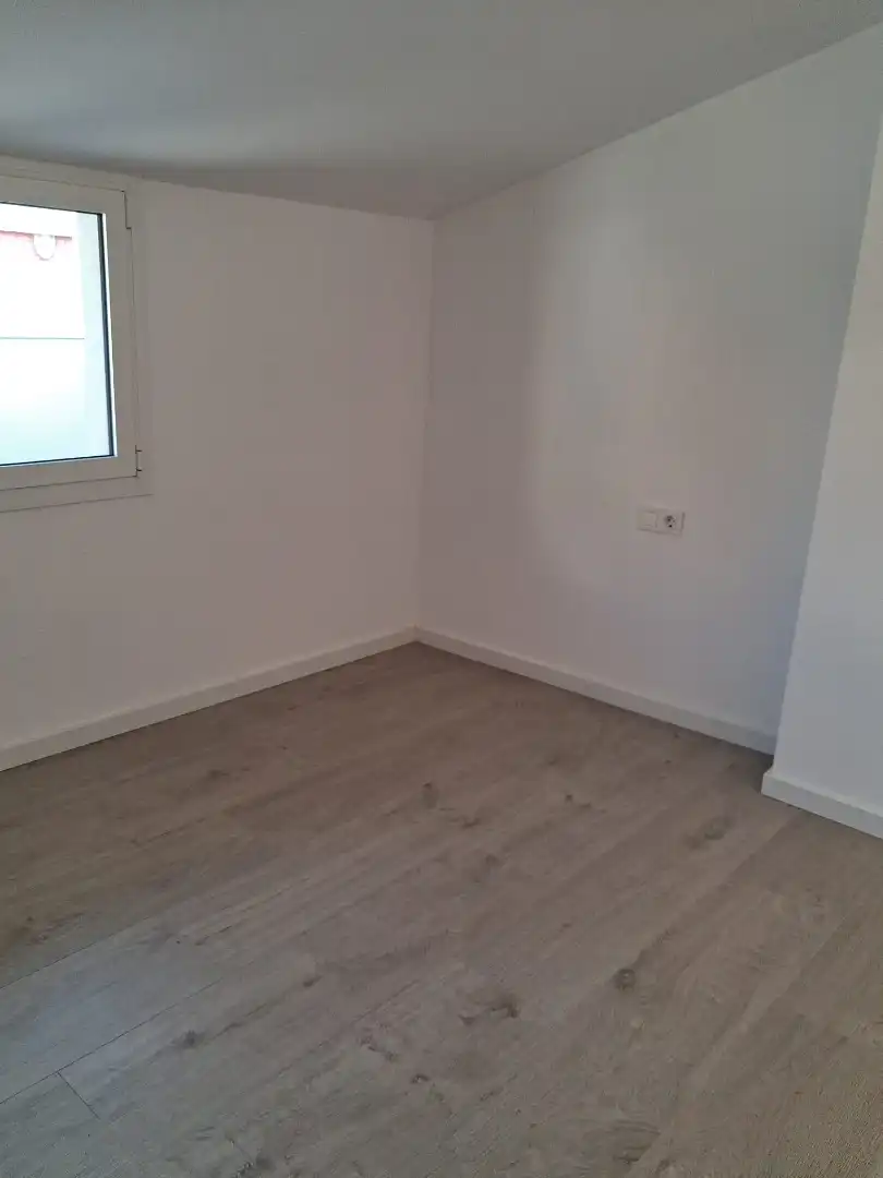 Bedroom of Duplexes for rent in Terrassa  with Air Conditioner, Heating and Terrace
