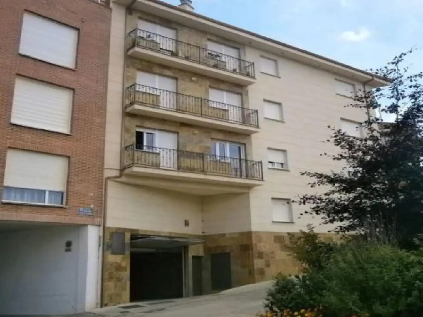 Außenansicht von Garage zum Verkauf in Valencia de Don Juan