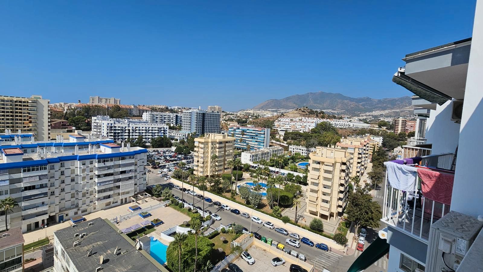 Vista exterior de Estudi en venda en Benalmádena amb Aire condicionat, Terrassa i Moblat