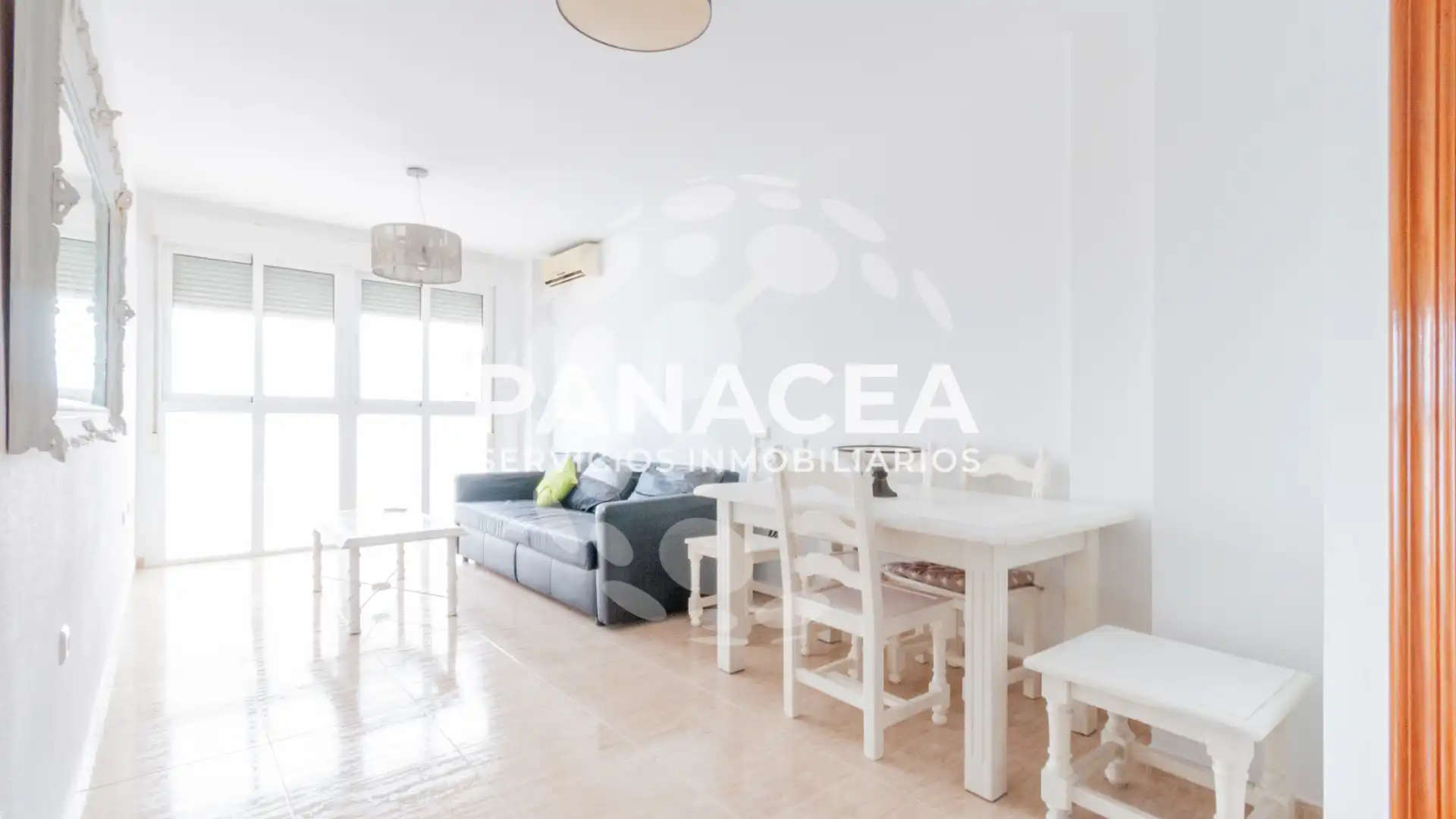 Vista exterior de Pis en venda en Roquetas de Mar amb Moblat i Internet