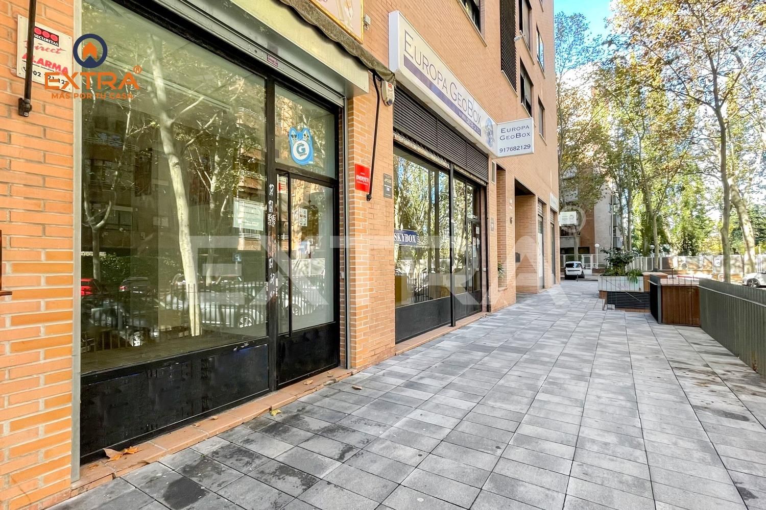 Vista exterior de Local en venda en  Madrid Capital