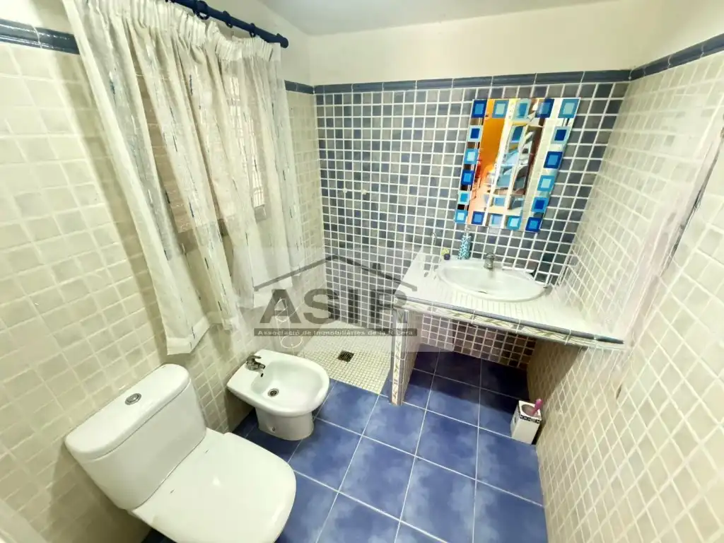 Bathroom of Houses for sale in Benicull de Xúquer