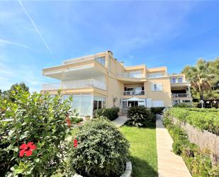 Vista exterior de Apartament en venda en Alcúdia amb Aire condicionat, Moblat i Piscina comunitària