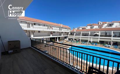Piscina de Apartament en venda en Arona amb Aire condicionat, Terrassa i Alarma
