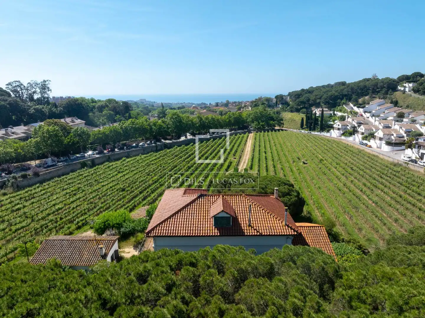 Finca rústica en venda en Alella amb Jardí privat, Terrassa i Traster