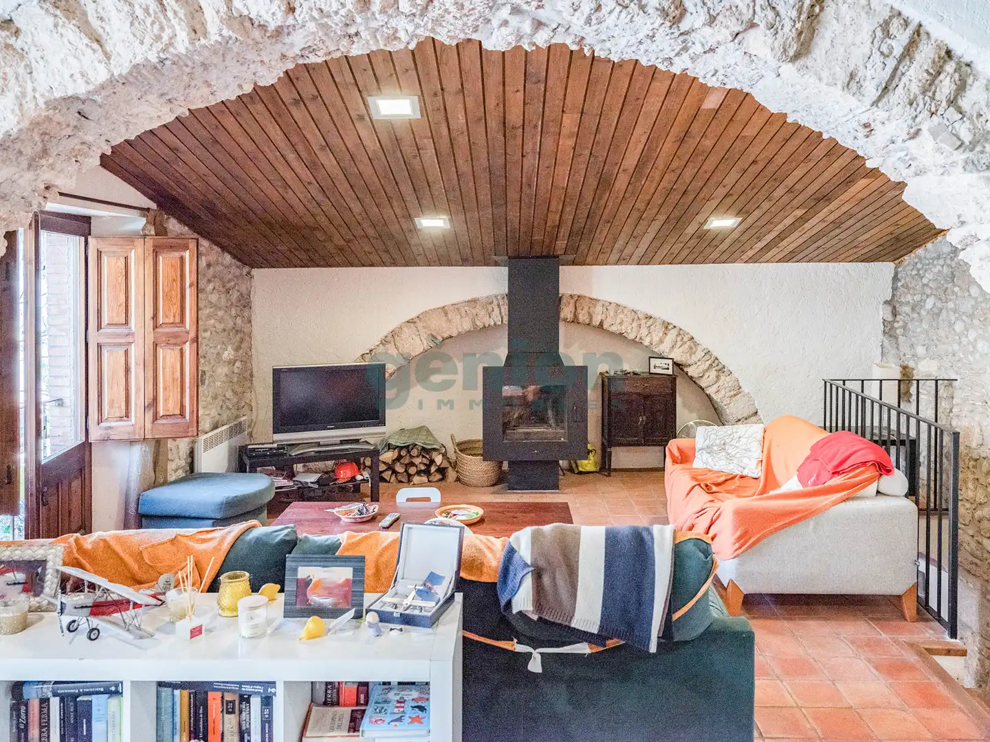 Sala de estar de Finca rústica en venta en Sant Miquel de Fluvià con Aire acondicionado, Calefacción y Jardín privado