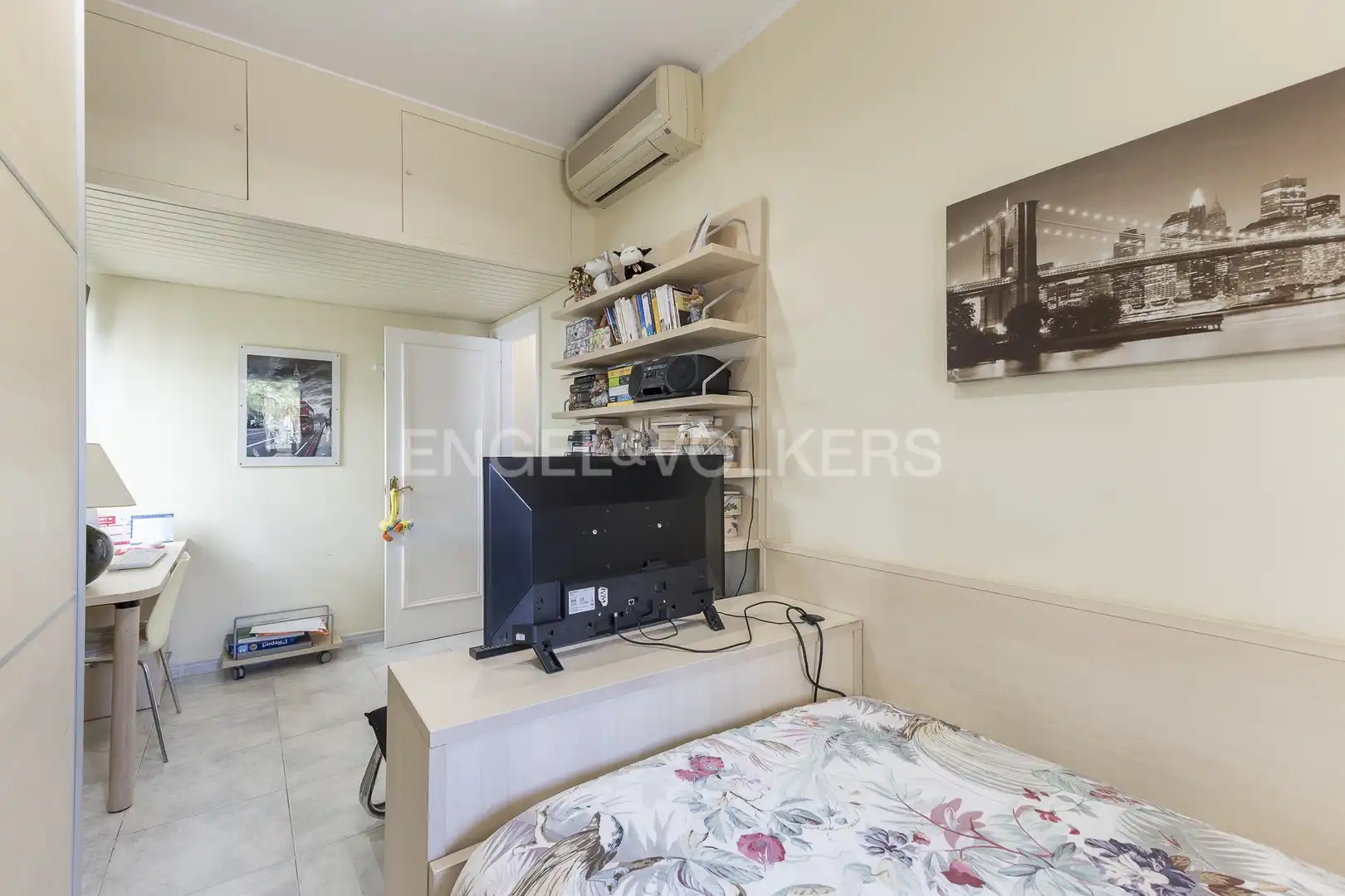 Habitación de Casa o chalet en venta en Barcelona con Calefacción, Jardín privado y Terraza