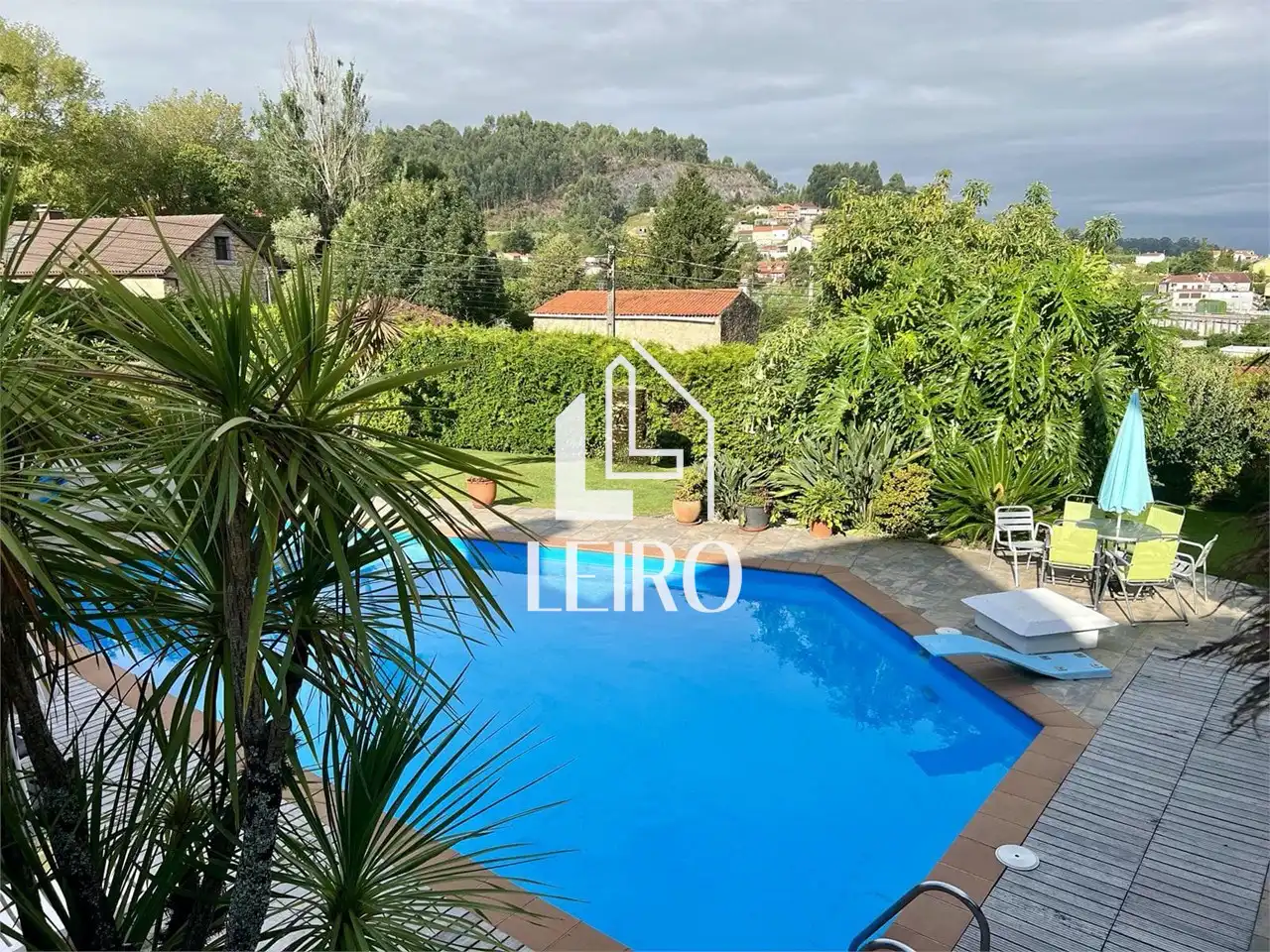Piscina de Casa o xalet en venda en Vilagarcía de Arousa amb Calefacció, Jardí privat i Terrassa