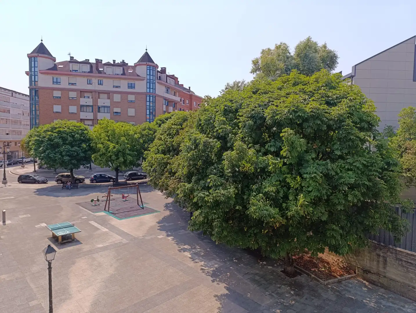 Vista exterior de Pis en venda en Oviedo  amb Calefacció