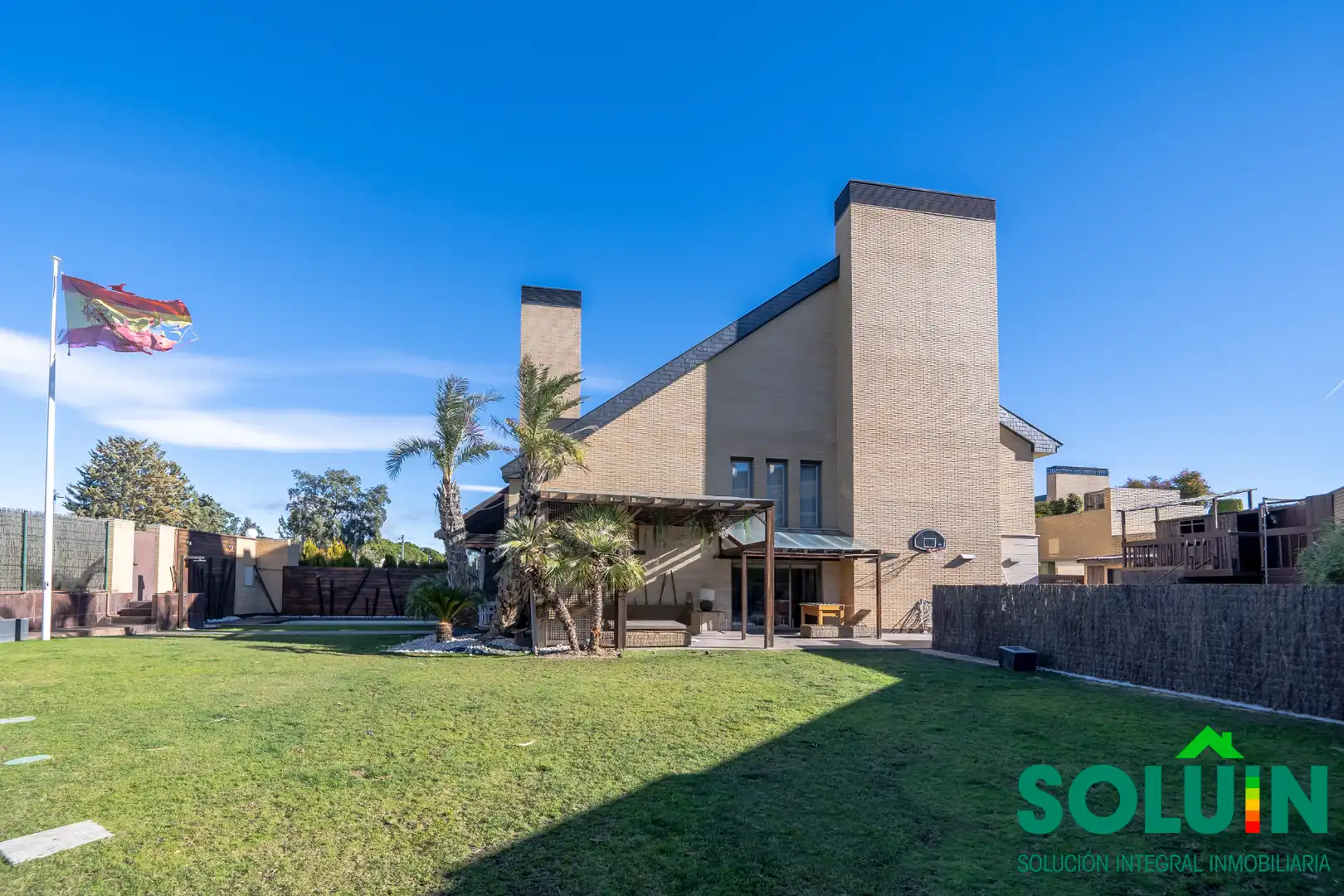 Exterior view of Houses for sale in Pozuelo de Alarcón  with Air Conditioner, Heating and Private garden
