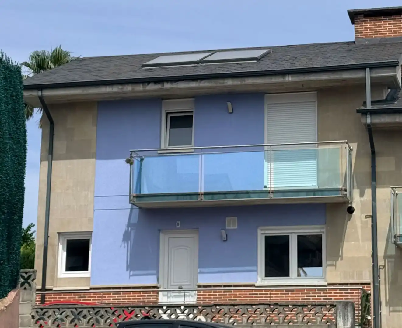 Außenansicht von Einfamilien-Reihenhaus zum Verkauf in Camargo mit Heizung und Terrasse