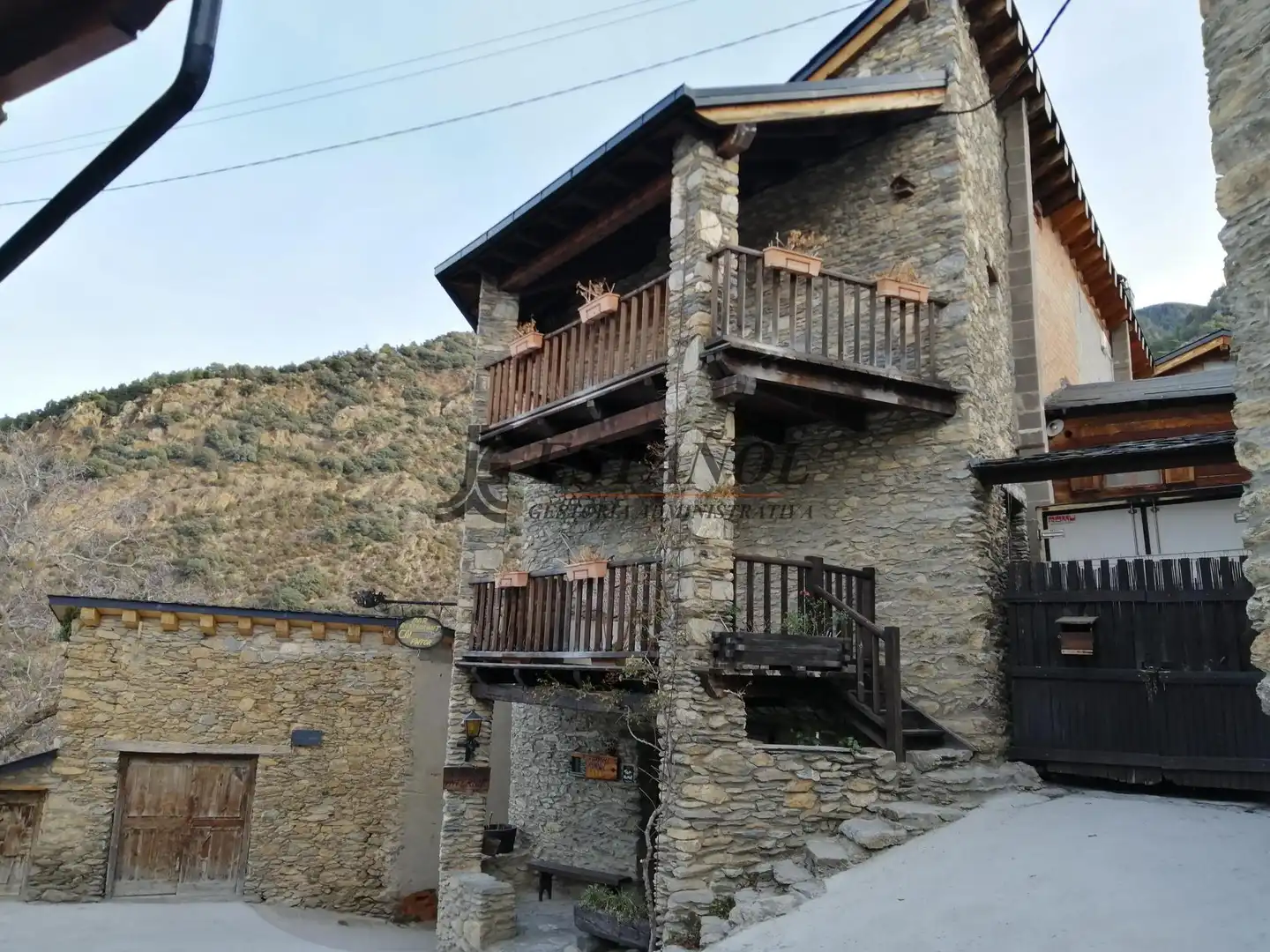 Vista exterior de Finca rústica en venda en Les Valls de Valira amb Calefacció