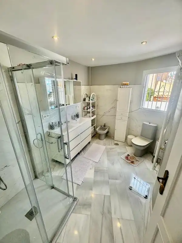 Baño de Casa o chalet en venta en Almuñécar con Aire acondicionado, Terraza y Piscina