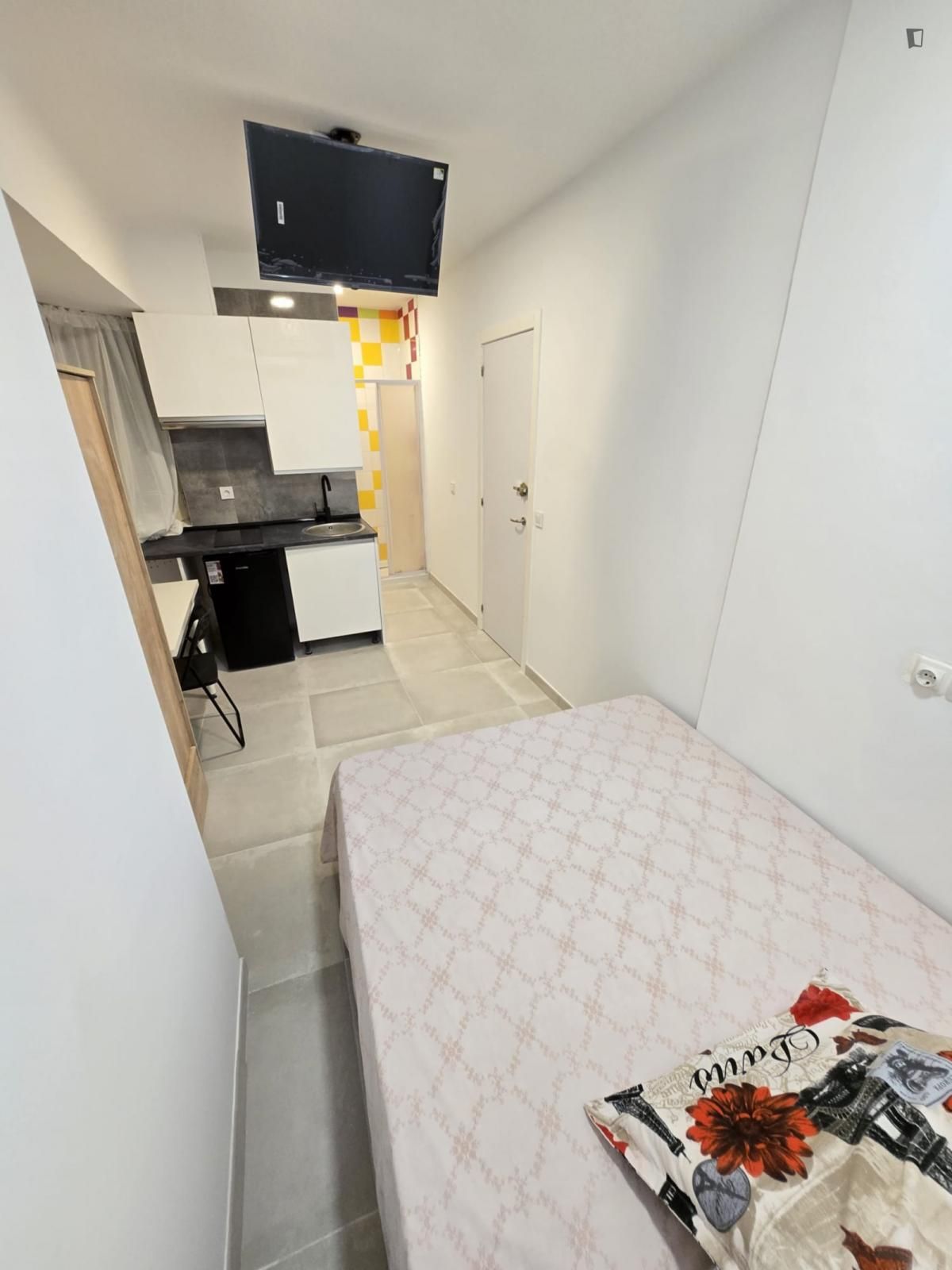 Study to rent in Lucero