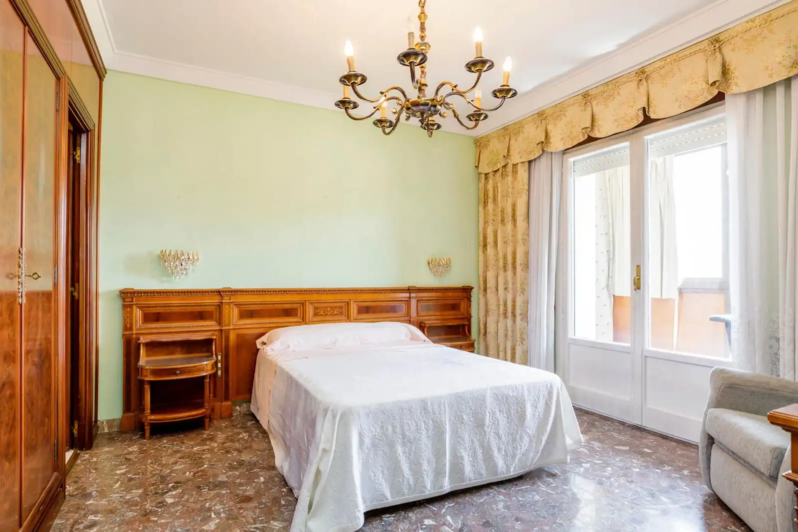 Bedroom of Flat for sale in Zaragoza  with Air Conditioner, Terrace and Storage room