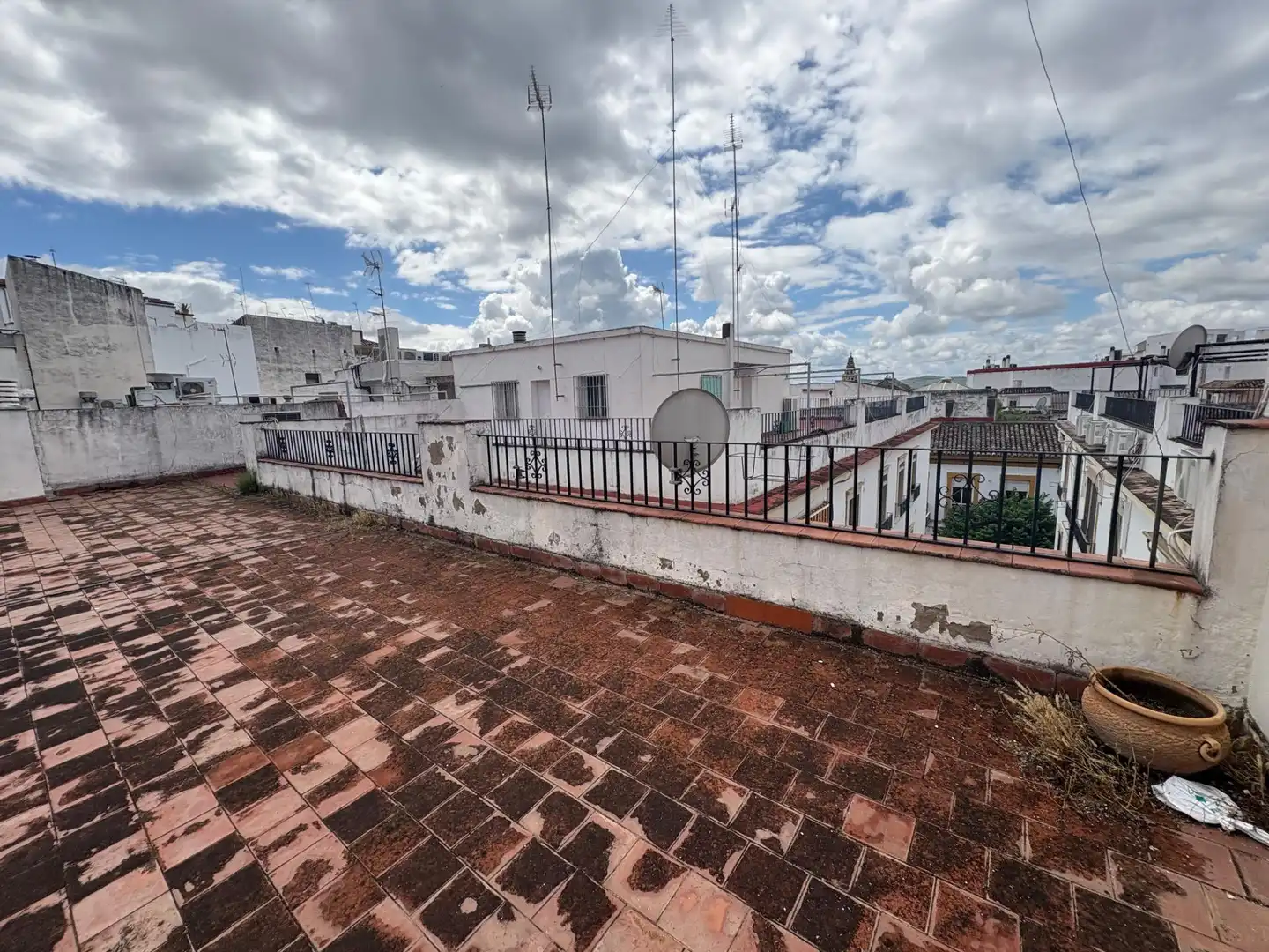 Vista exterior de Pis en venda en Córdoba amb Calefacció, Traster i Balcó
