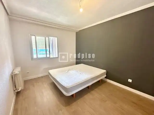 Habitación de Piso en venta en Madrid con Terraza