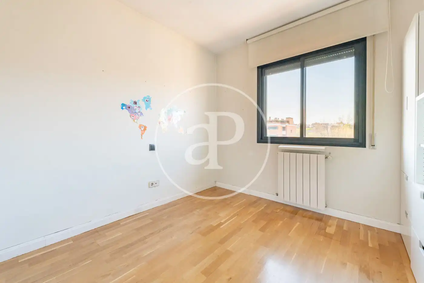 Schlafzimmer von Wohnung zum Verkauf in La Moraleja mit Klimaanlage, Heizung und Privatgarten