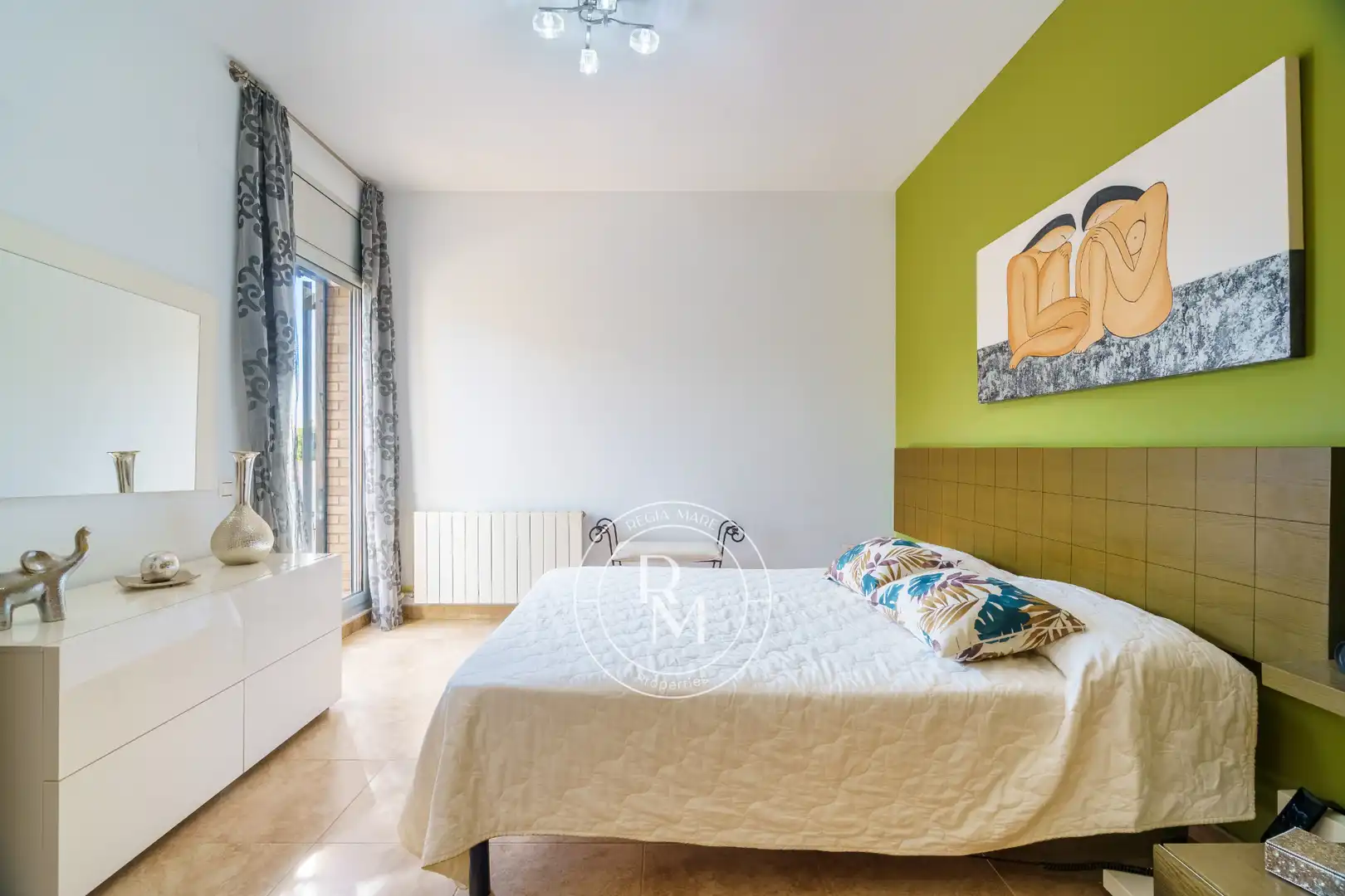 Habitación de Casa adosada en venta en Roda de Berà con Aire acondicionado, Calefacción y Jardín privado