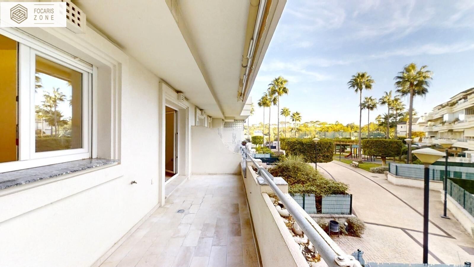 Vista exterior de Pis en venda en Los Barrios amb Aire condicionat, Calefacció i Jardí privat