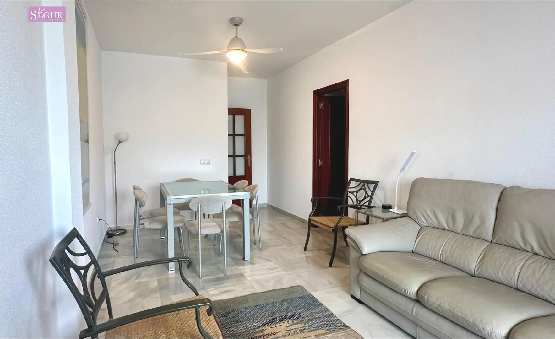 Sala d'estar de Pis en venda en Conil de la Frontera amb Terrassa i Moblat