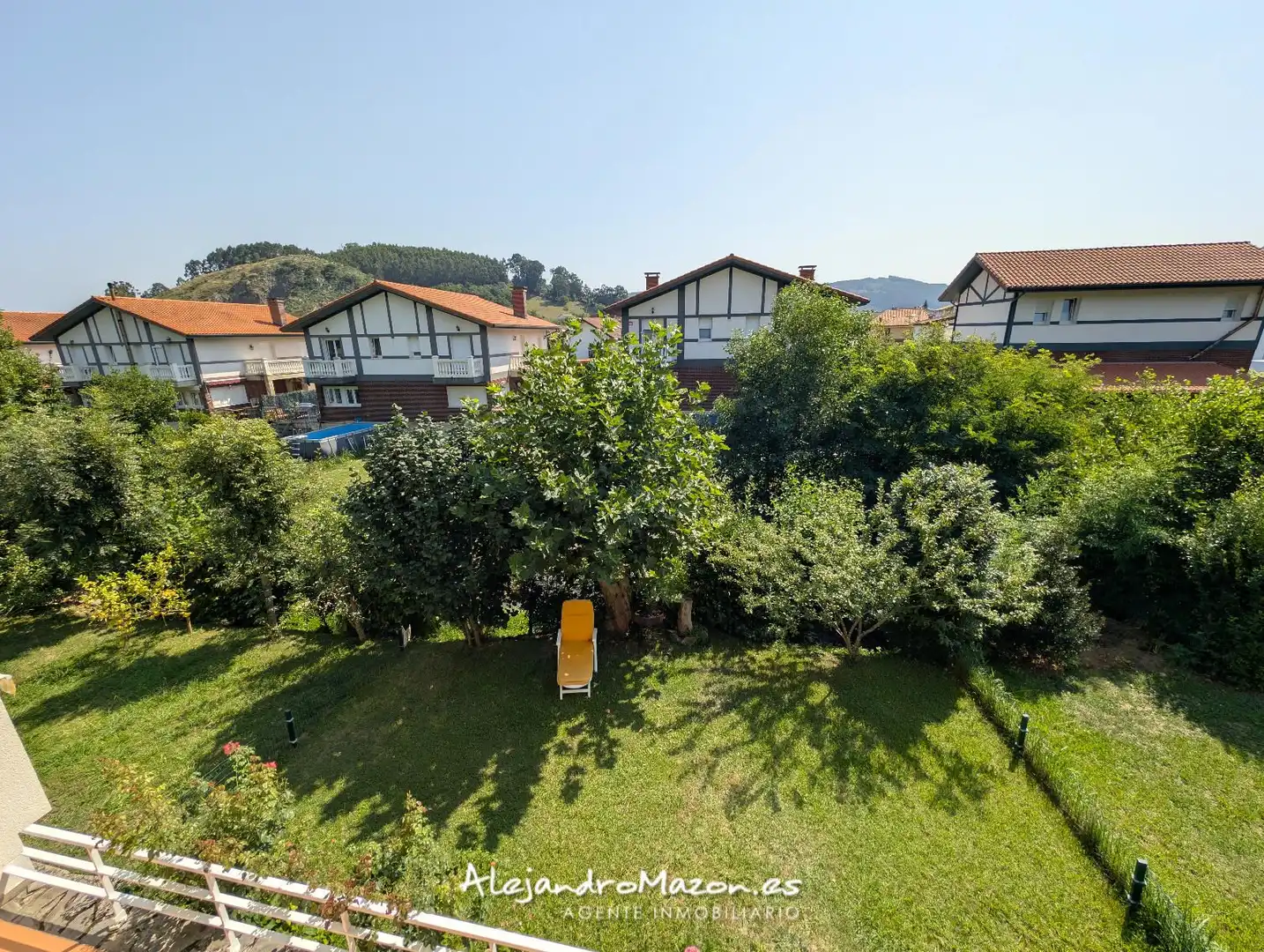 Garten von Einfamilien-Reihenhaus zum Verkauf in Castro-Urdiales mit Heizung, Privatgarten und Terrasse