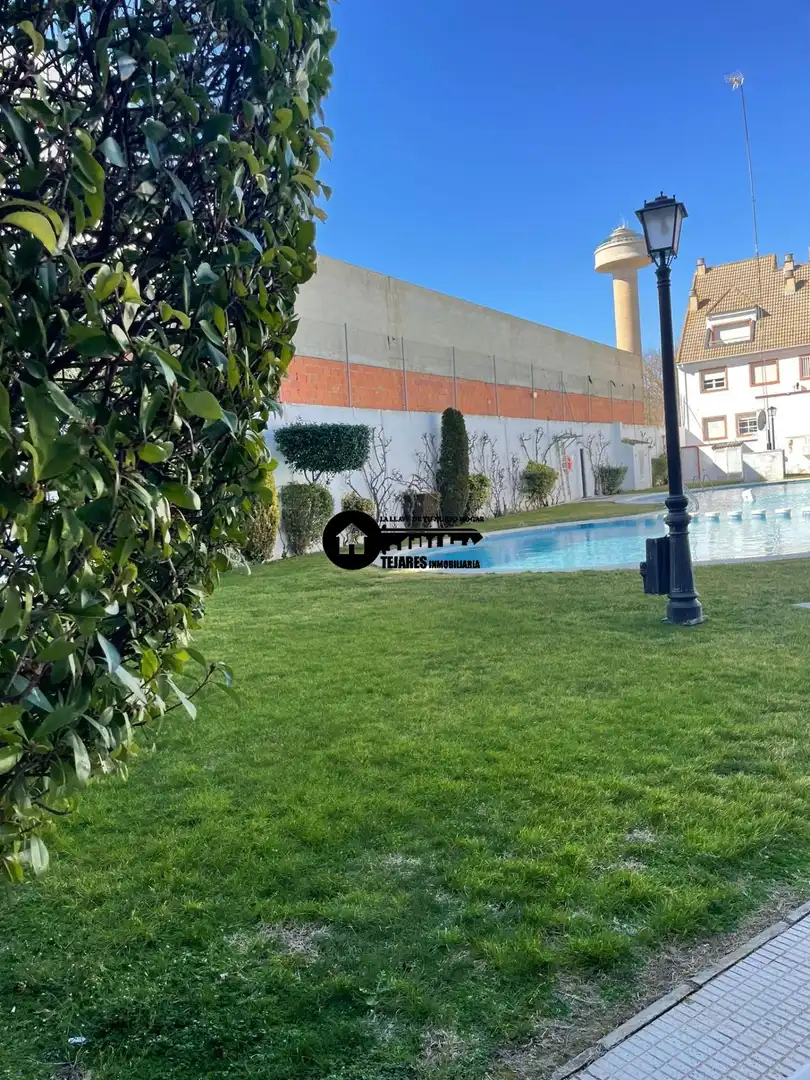 Piscina de Casa adosada en venta en Albacete con Aire acondicionado, Calefacción y Jardín privado