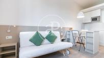 Living room of Flat to rent in  Barcelona Capital  with Air Conditioner, Heating and Furnished