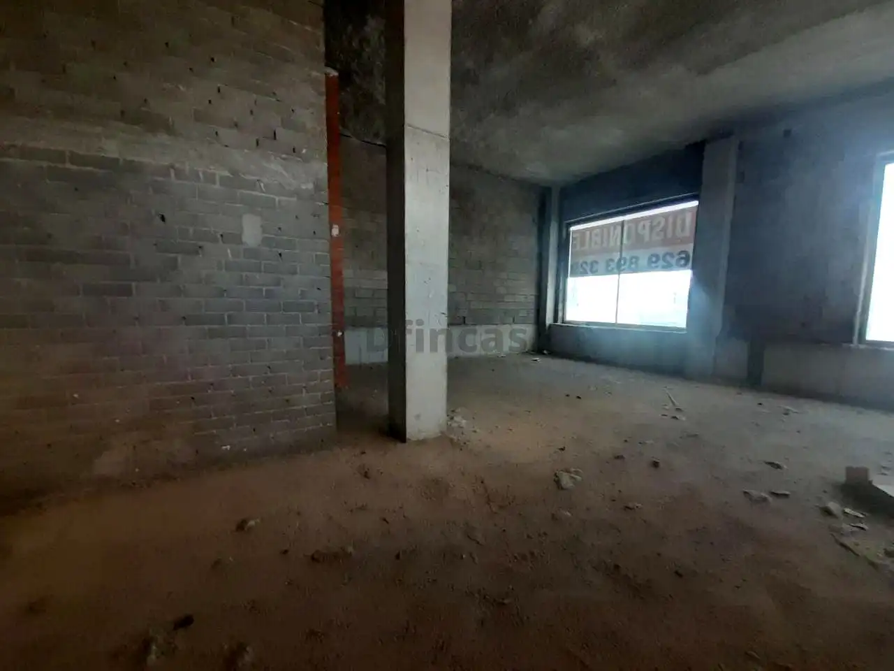Local comercial en venda a De Luis Buñuel, imagen 10