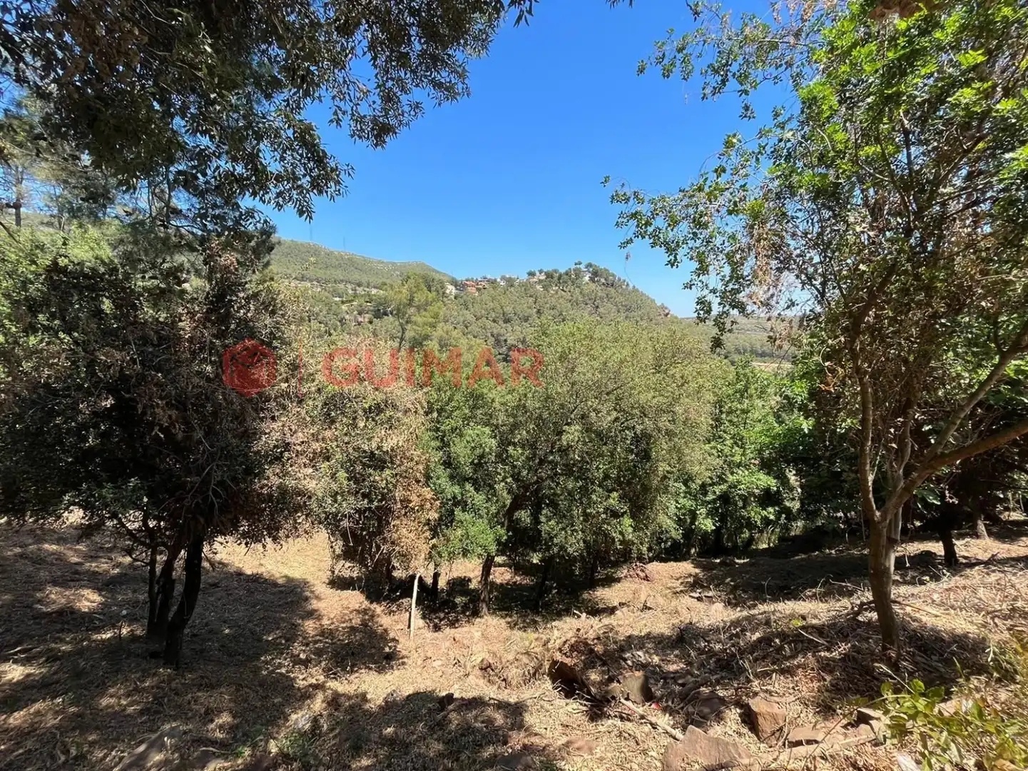 Terreno residencial en venta en Torrelles de Llobregat - Calle VINT-I-U
