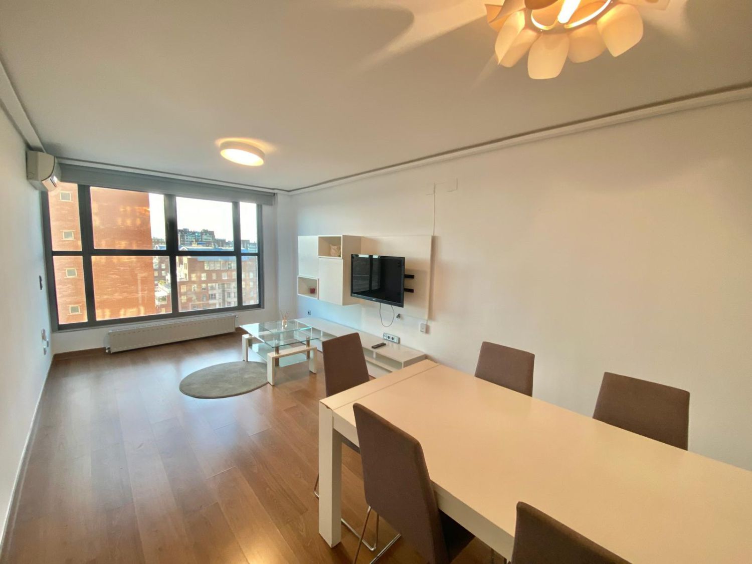 Vista exterior de Pis de lloguer en  Valencia Capital amb Aire condicionat, Calefacció i Parquet