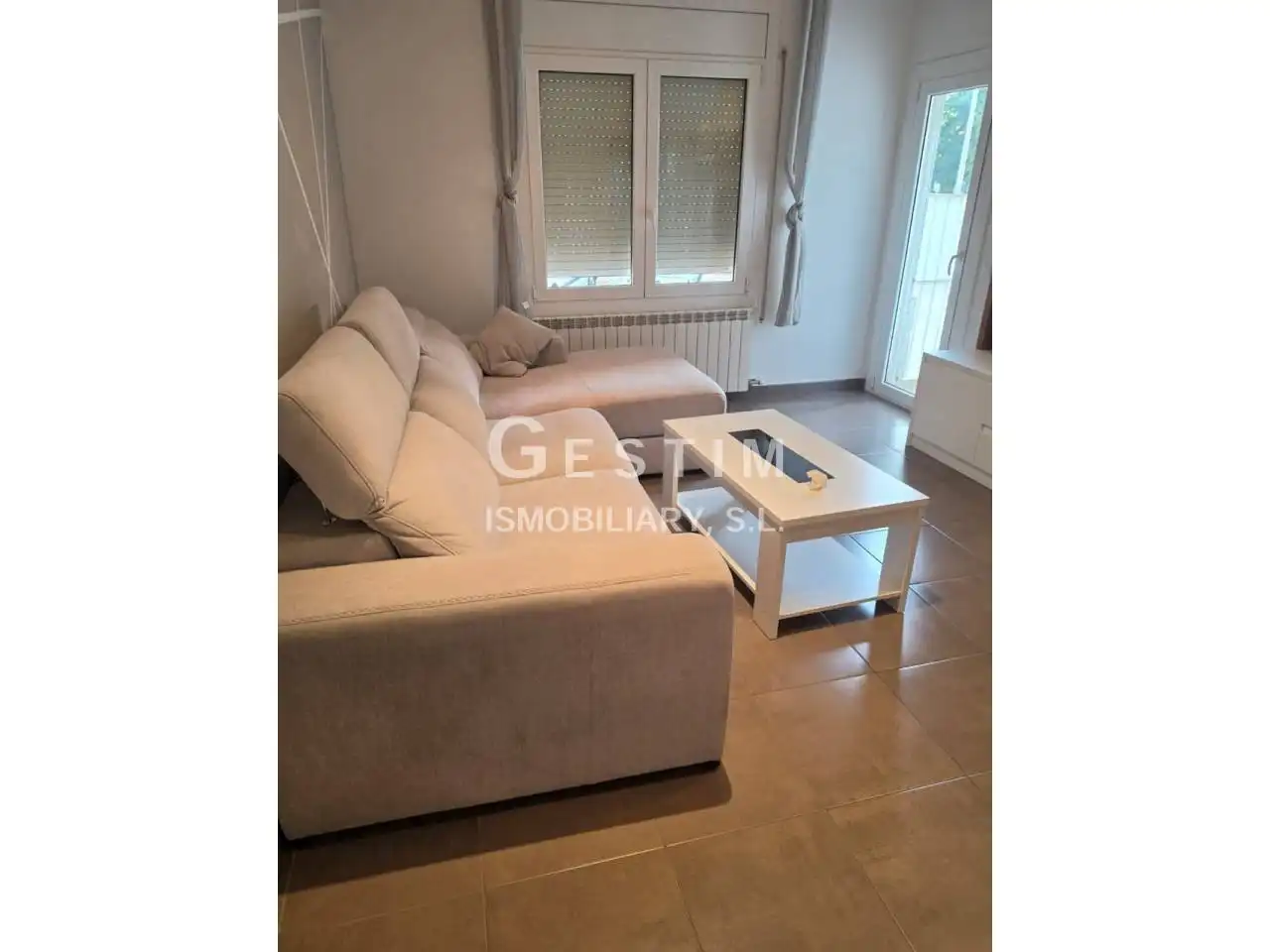 Sala de estar de Piso en venta en Vic con Calefacción, Trastero y Balcón