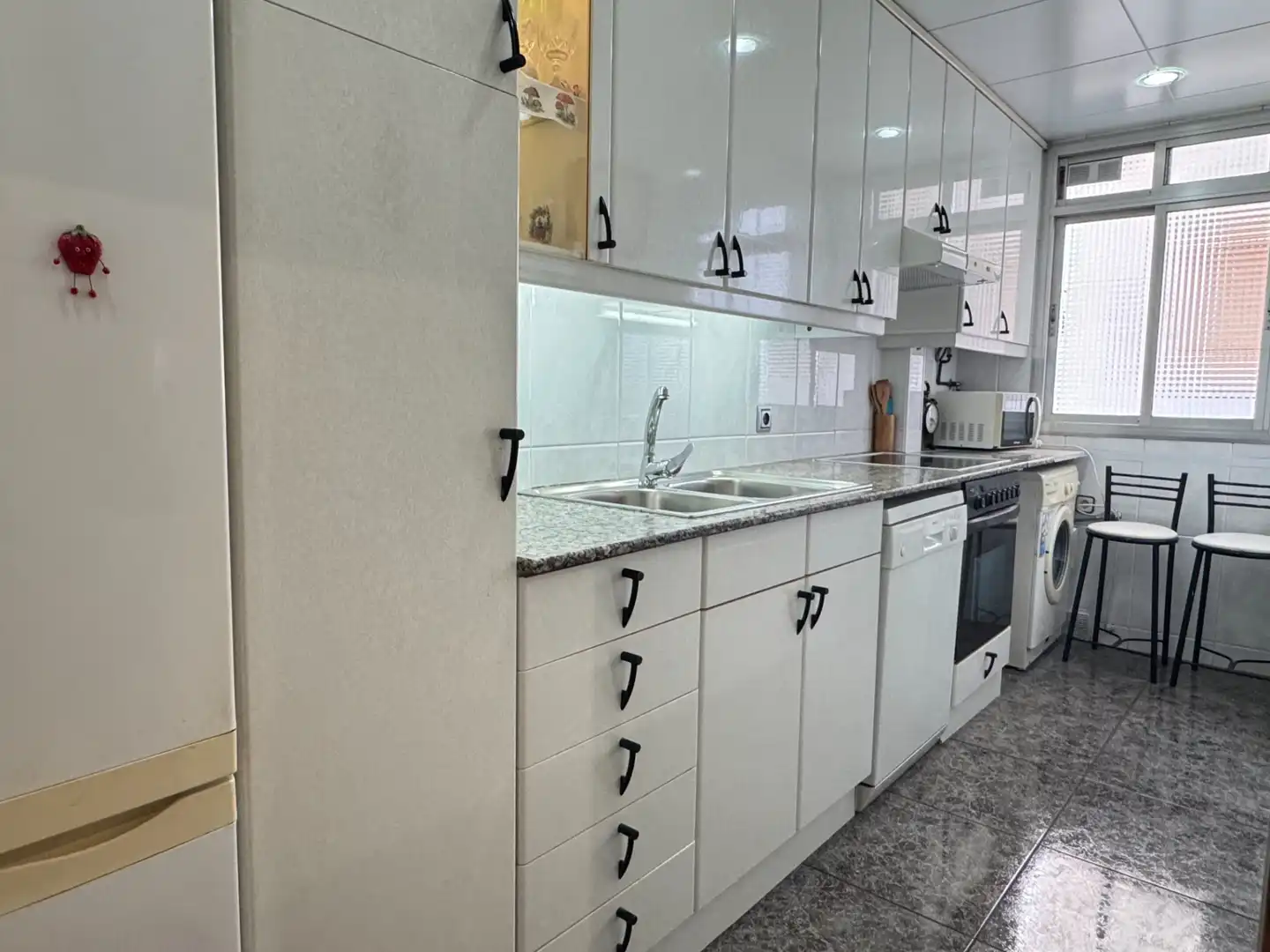 Kitchen of Flat for sale in Santa Coloma de Gramenet  with Air Conditioner, Balcony and Alarm