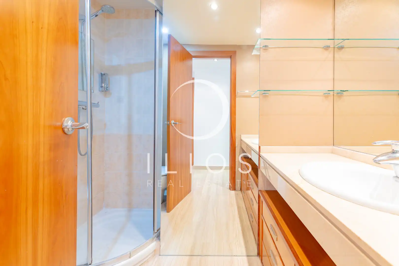 Baño de Piso en venta en Valencia con Aire acondicionado, Calefacción y Terraza