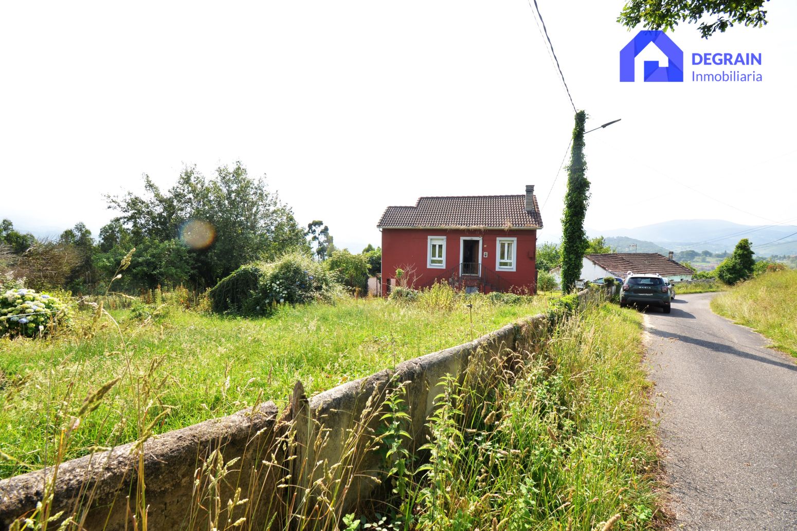 Casa o xalet en venda en Las Regueras   amb Jardí privat i Traster