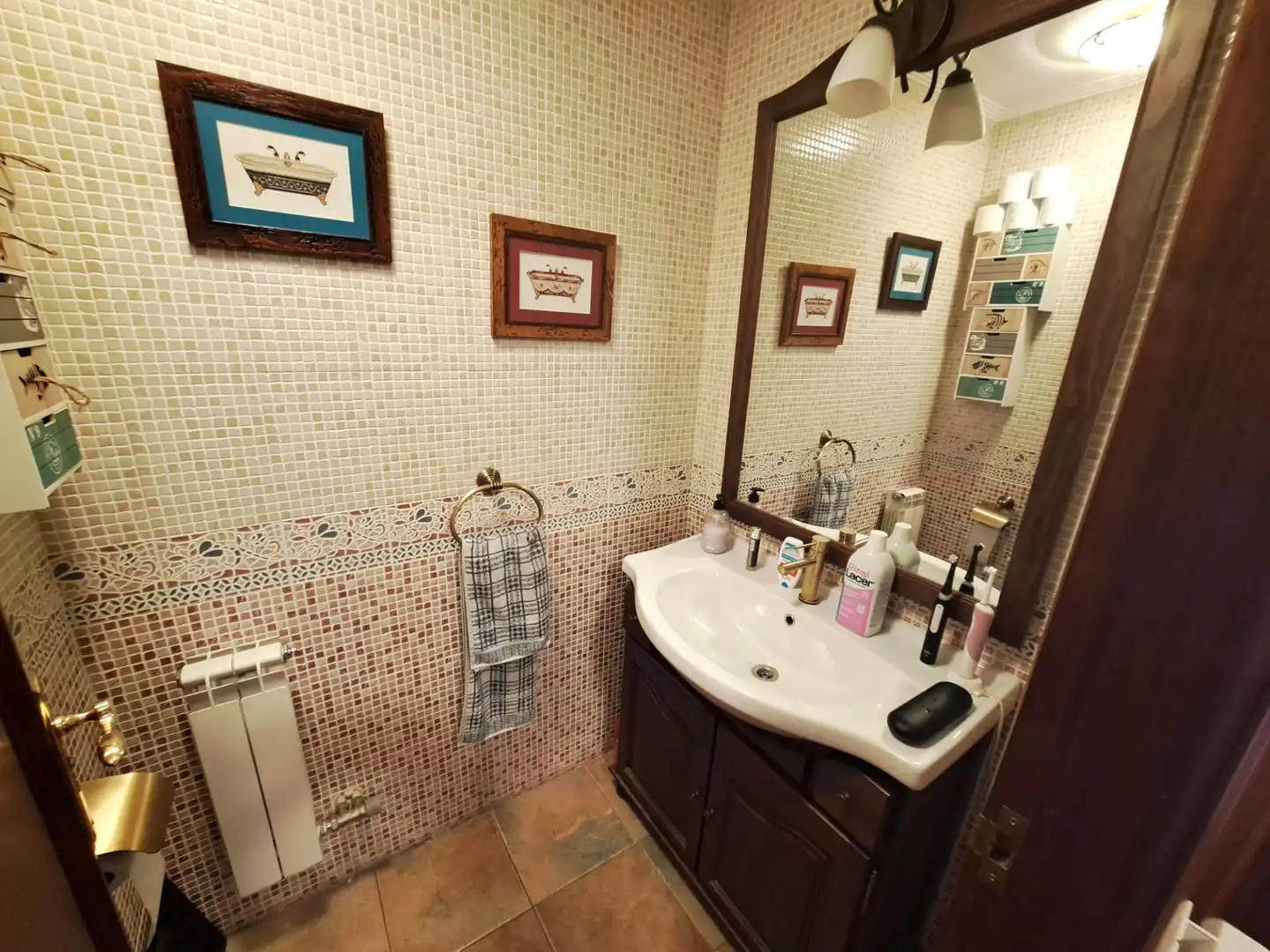 Badezimmer von Einfamilien-Reihenhaus zum Verkauf in Zarratón mit Heizung, Terrasse und Möbliert