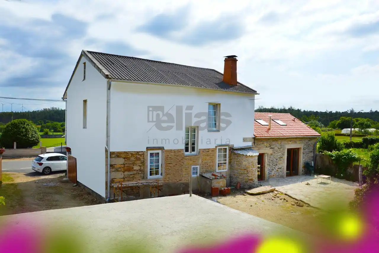 Casa amb jardí en venda a Zas, imagen 2