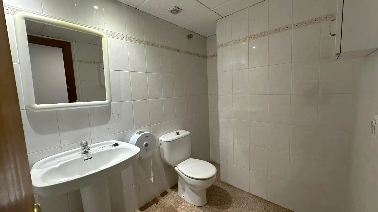 Bathroom of Office for rent in Sax  with Air Conditioner