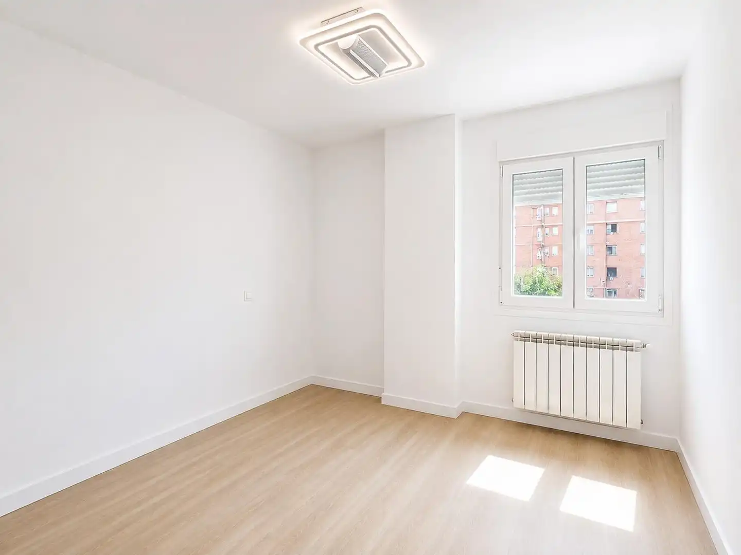 Bedroom of Flat for rent in Madrid  with Air Conditioner, Heating and Furnished
