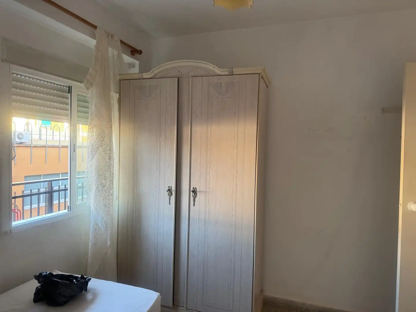 Habitación de Piso para compartir en Marbella con Aire acondicionado, Terraza y Amueblado