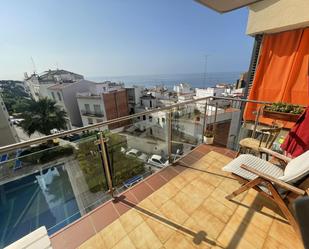 Vista exterior de Pis en venda en Sant Pol de Mar amb Terrassa i Piscina comunitària