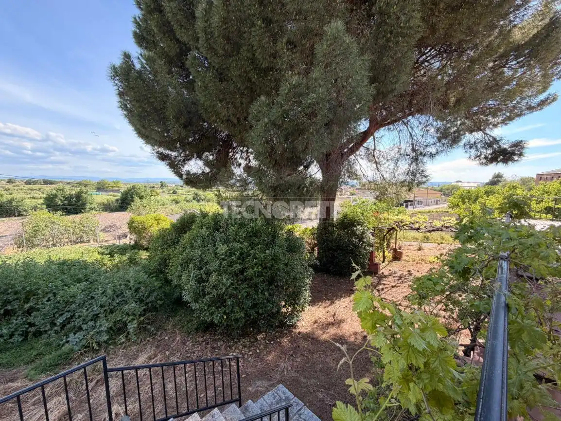Casa o chalet en venta en Cebolla con Calefacción, Jardín privado y Balcón