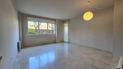 Foto 3 de Piso de alquiler en Ronda 8 de Març, Montgat, Barcelona