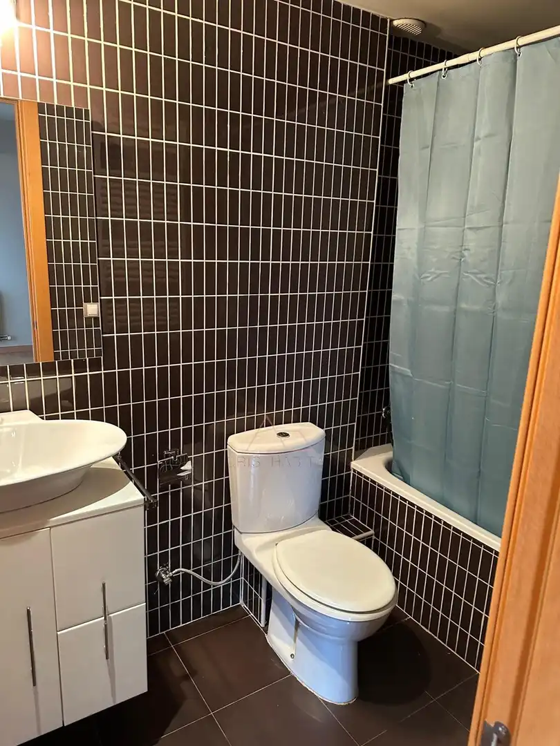 Badezimmer von Maisonette zum Verkauf in Alpicat mit Klimaanlage und Schwimmbad