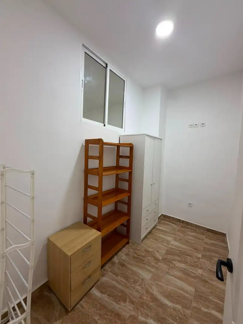 Habitación de Planta baja de alquiler en Alicante / Alacant con Aire acondicionado, Calefacción y Amueblado